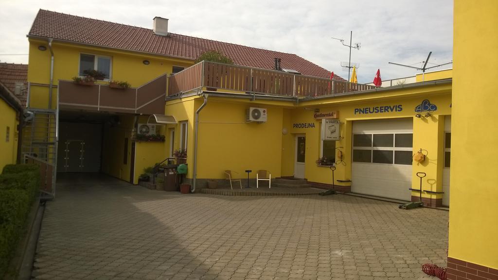 Penzion Toscana Lanžhot Kültér fotó